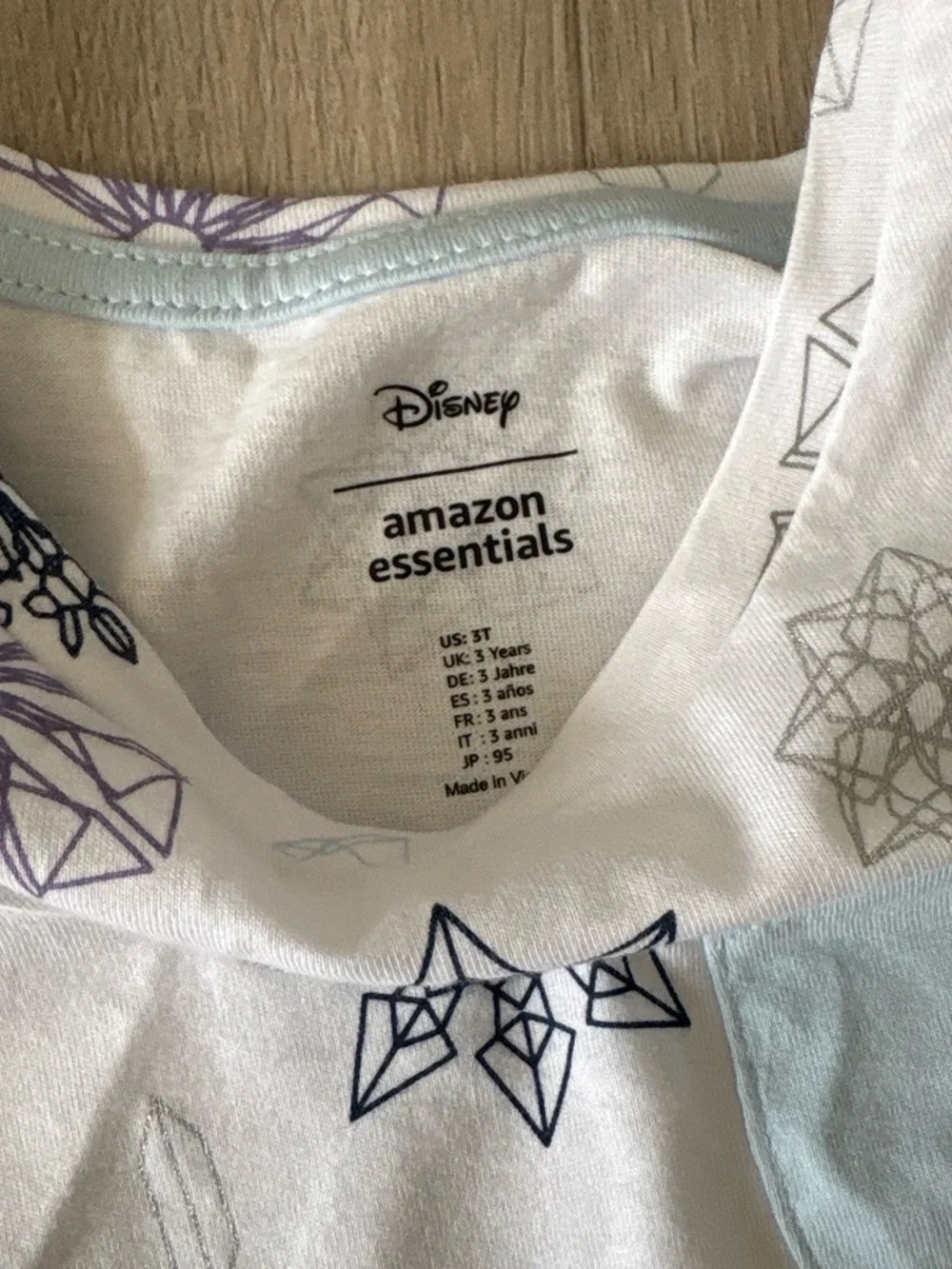 Disney White Short-Sleeve Snowflake Pocket Tee with Light Blue Pocket